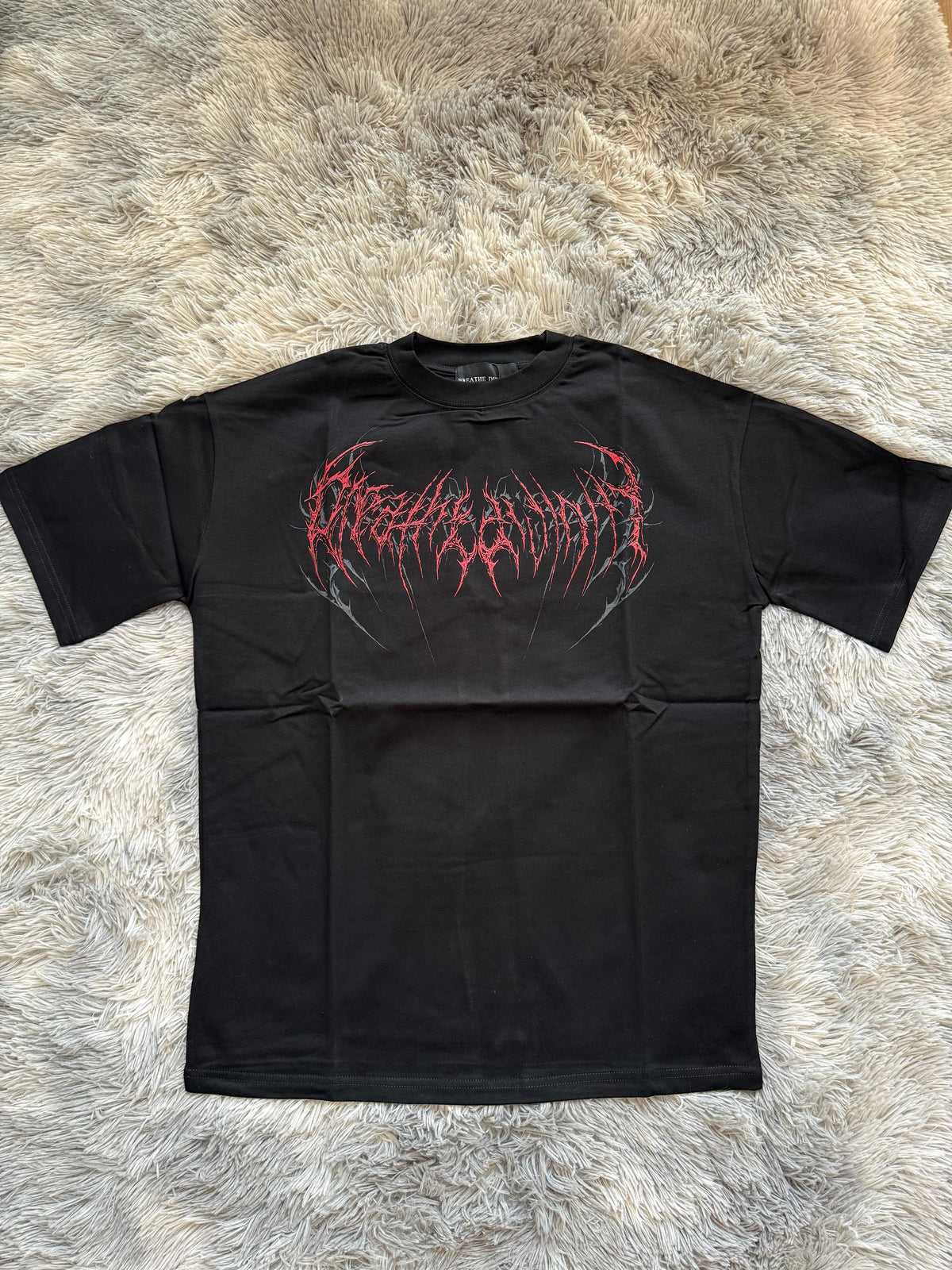 BREATHEDIVINITY Oversize Tee — Modelo 04