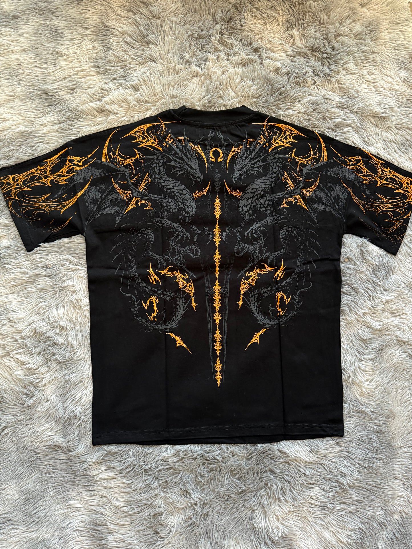 BREATHEDIVINITY Oversize Tee — Modelo 15