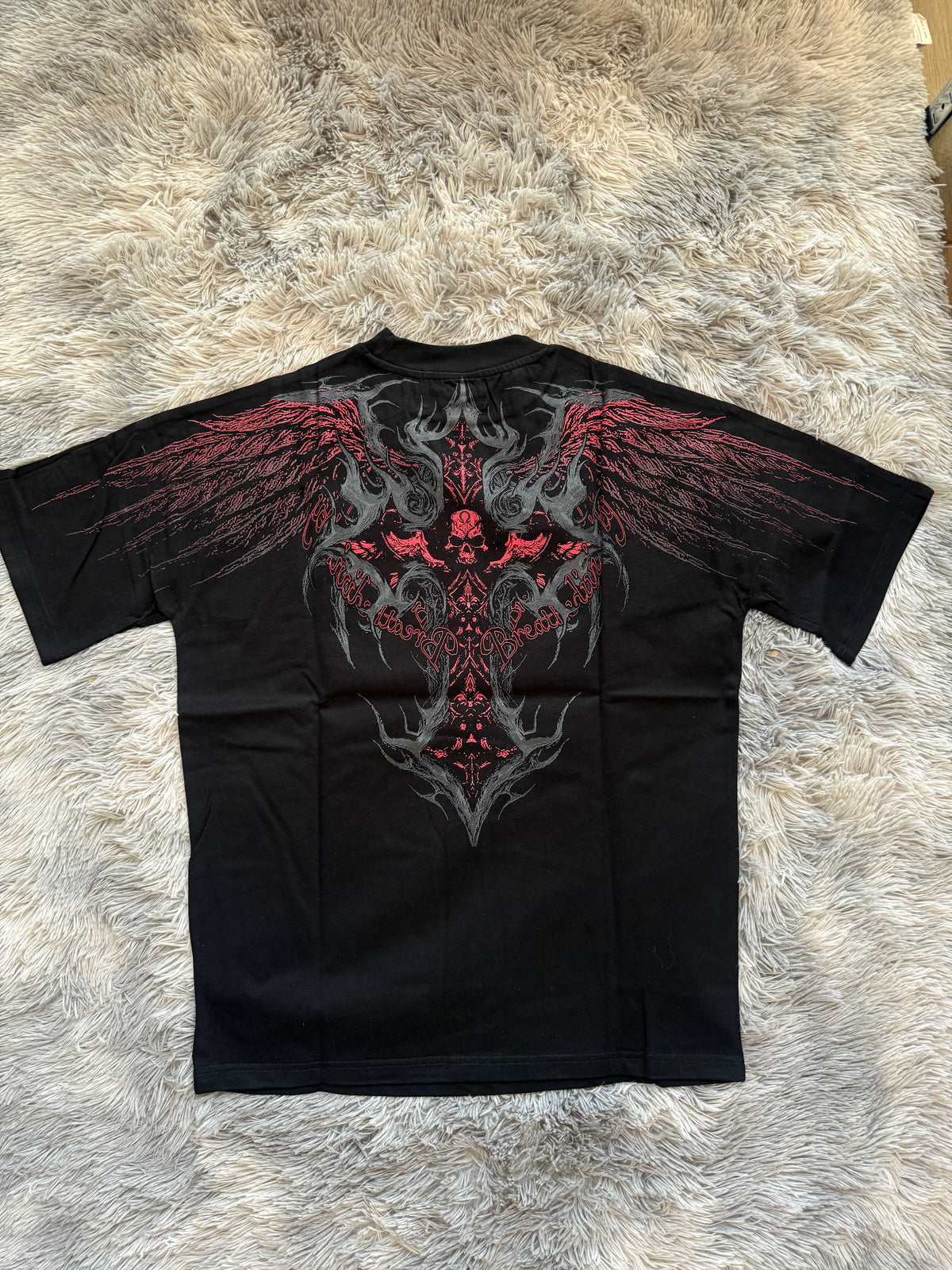 BREATHEDIVINITY Oversize Tee — Modelo 18