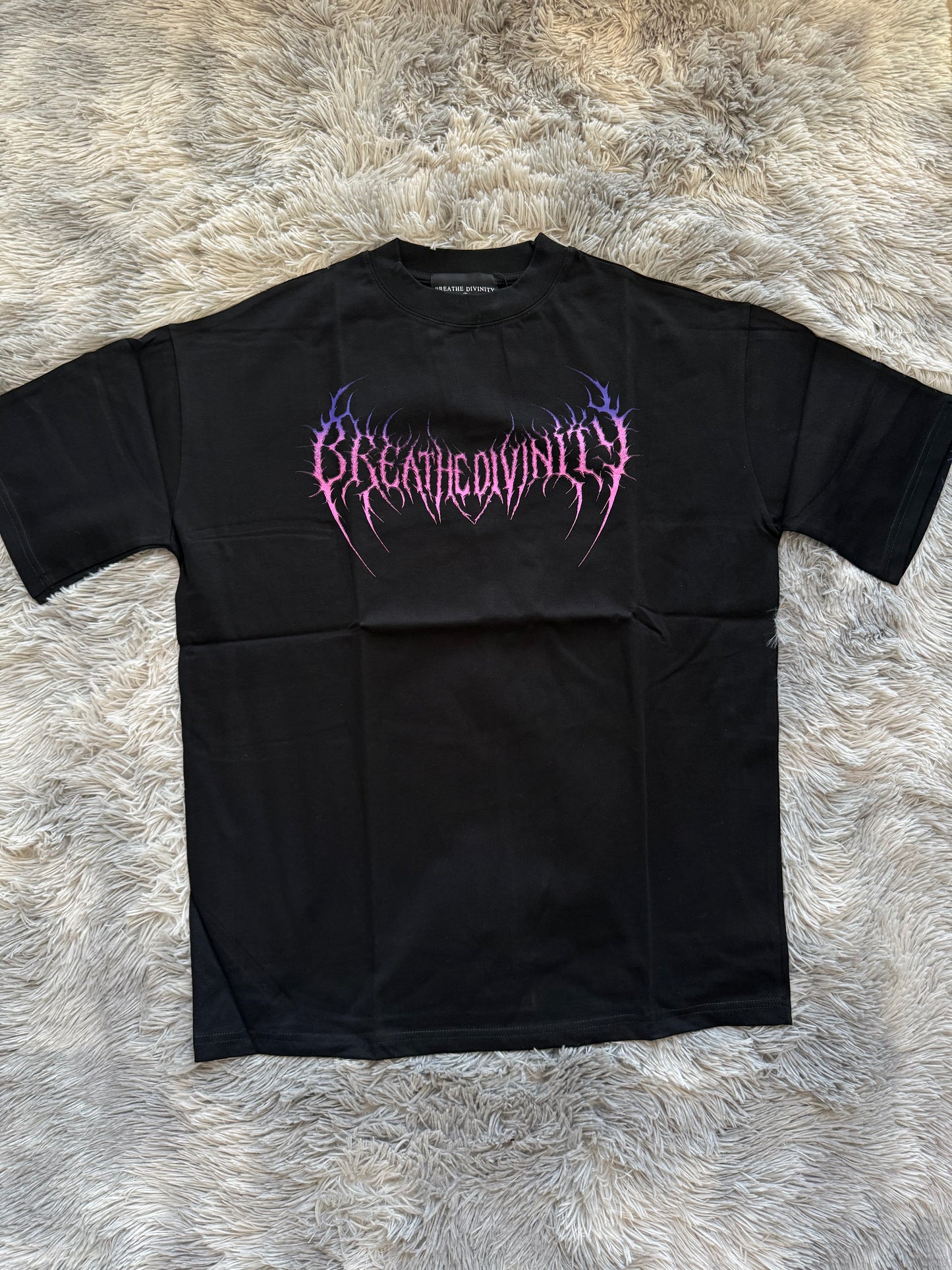BREATHEDIVINITY Oversize Tee — Modelo 14